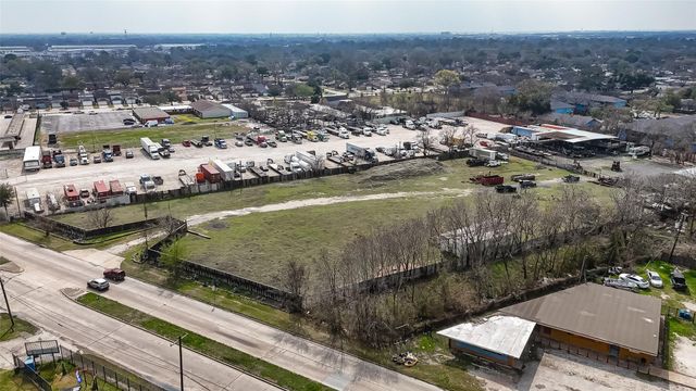 1760 Allen Genoa Road, Houston, TX 77017