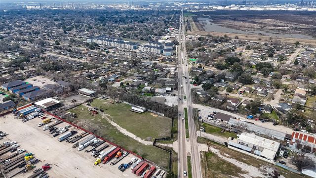 1760 Allen Genoa Road, Houston, TX 77017