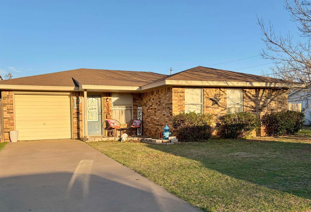 102 CEDAR ELM STREET, Holliday, TX 76366