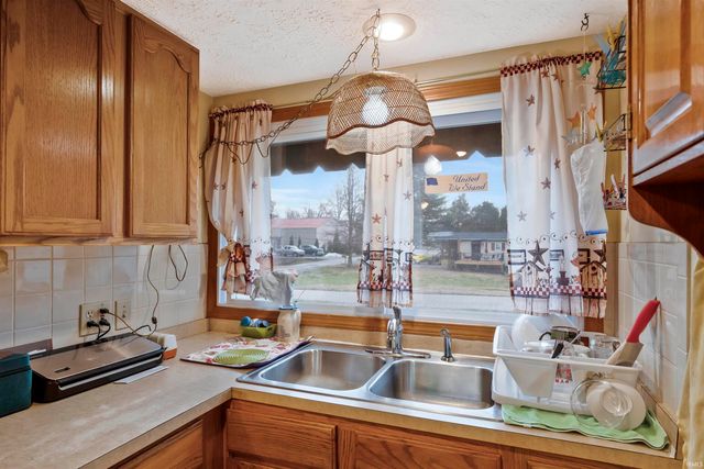 626 Monroe Street, Newburgh, IN 47630