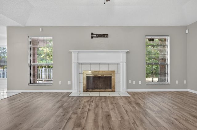 3 Neptune Drive, Mary Esther, FL 32569