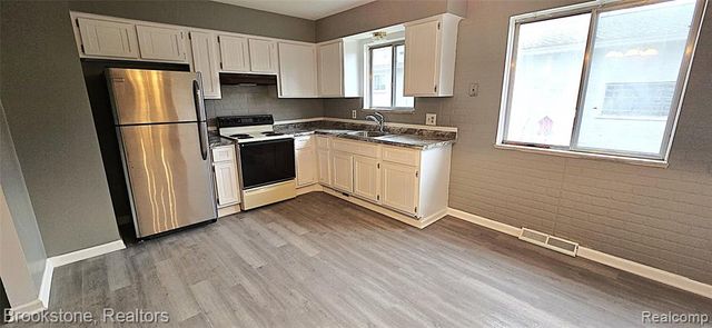 11920 Maxfield Boulevard, Hartland, MI 48353