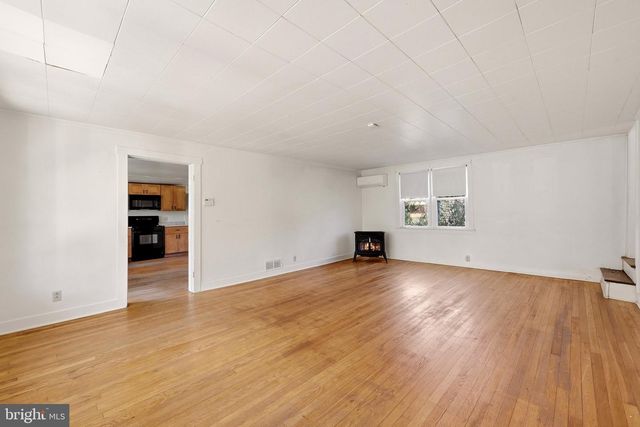 1410 SWAN POND RD, Martinsburg, WV 25404