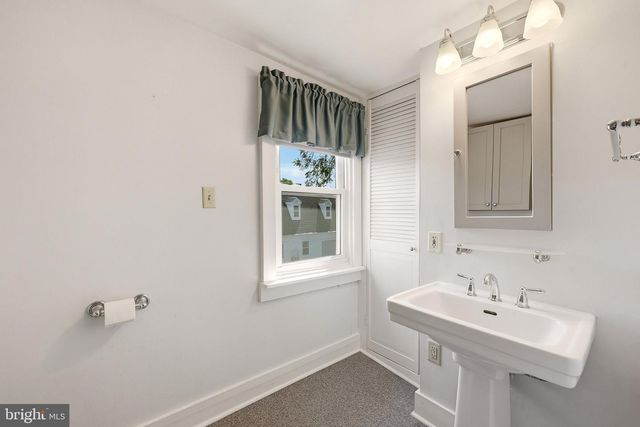 1410 SWAN POND RD, Martinsburg, WV 25404