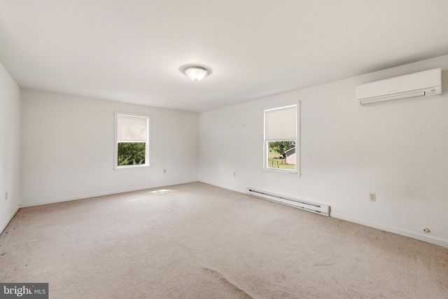 1410 SWAN POND RD, Martinsburg, WV 25404
