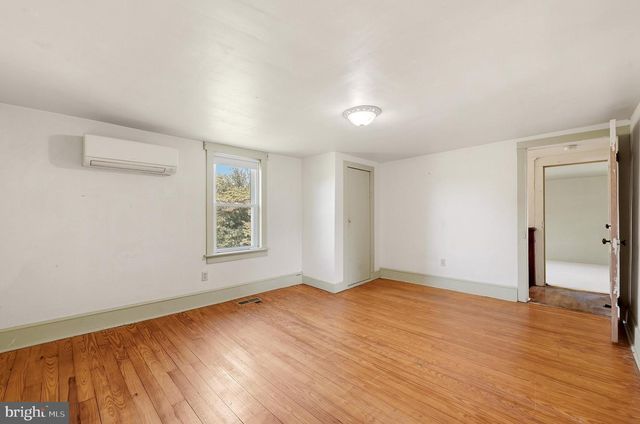 1410 SWAN POND RD, Martinsburg, WV 25404