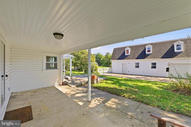 1410 SWAN POND RD, Martinsburg, WV 25404