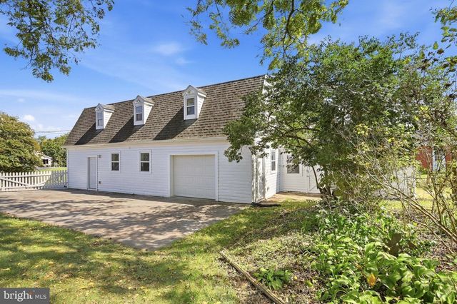 1410 SWAN POND RD, Martinsburg, WV 25404