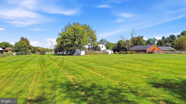 1410 SWAN POND RD, Martinsburg, WV 25404