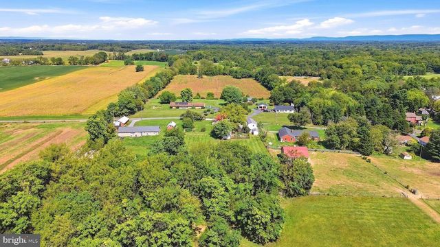 1410 SWAN POND RD, Martinsburg, WV 25404