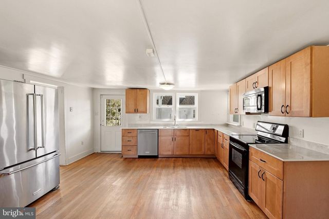 1410 SWAN POND RD, Martinsburg, WV 25404
