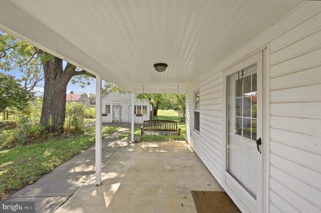 1410 SWAN POND RD, Martinsburg, WV 25404
