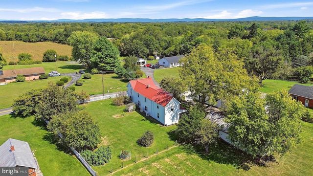 1410 SWAN POND RD, Martinsburg, WV 25404