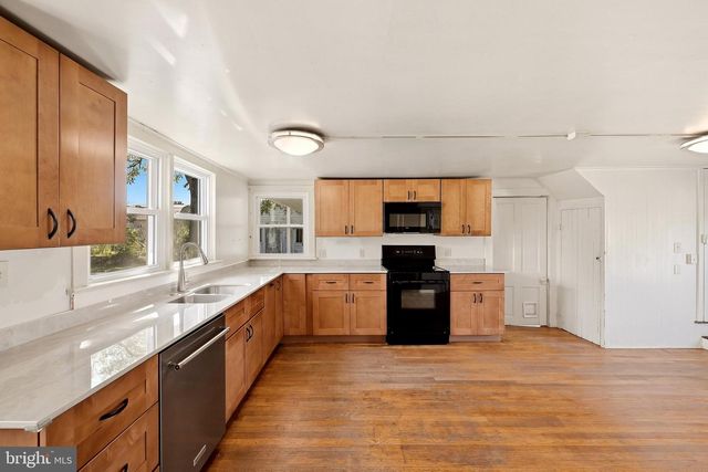 1410 SWAN POND RD, Martinsburg, WV 25404