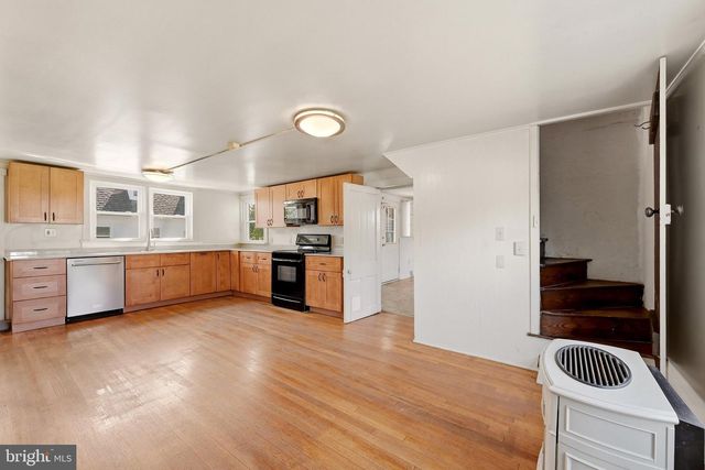 1410 SWAN POND RD, Martinsburg, WV 25404