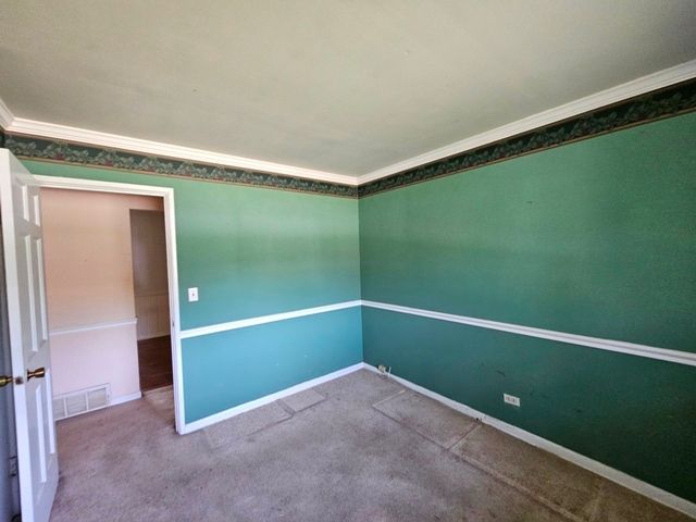 1004 Jenkisson Avenue, Lake Bluff, IL 60044