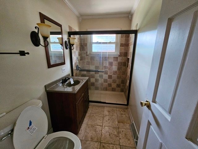 1004 Jenkisson Avenue, Lake Bluff, IL 60044