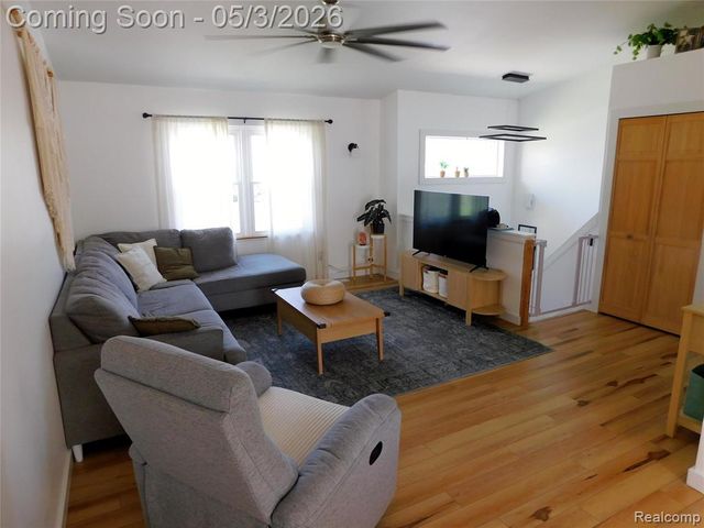 3329 Millcrest Drive, Lake Orion, MI 48360