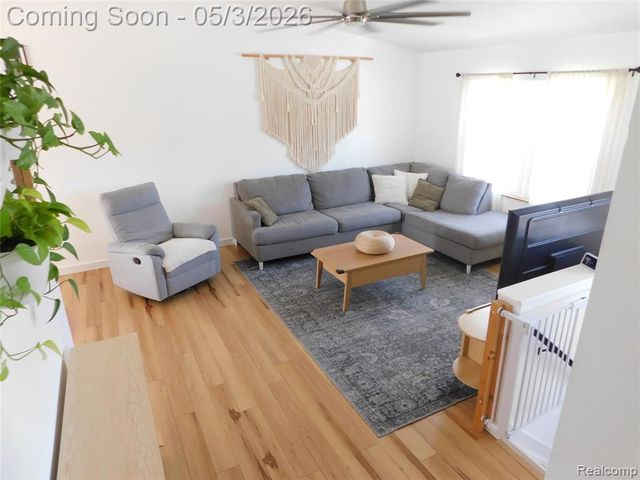 3329 Millcrest Drive, Lake Orion, MI 48360