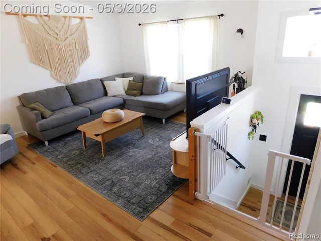 3329 Millcrest Drive, Lake Orion, MI 48360