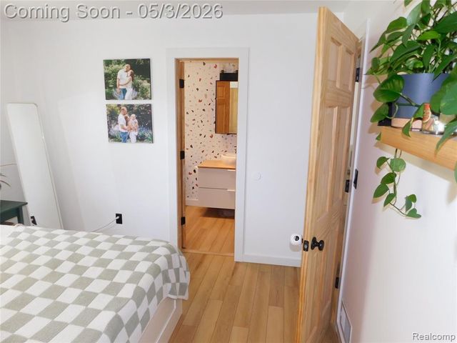 3329 Millcrest Drive, Lake Orion, MI 48360
