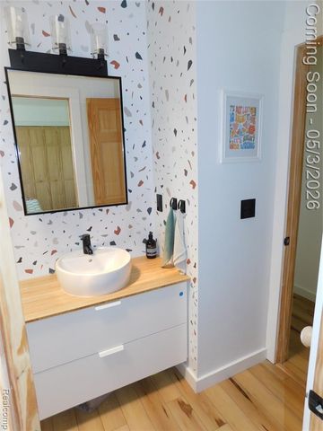 3329 Millcrest Drive, Lake Orion, MI 48360