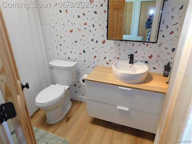 3329 Millcrest Drive, Lake Orion, MI 48360