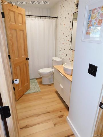 3329 Millcrest Drive, Lake Orion, MI 48360