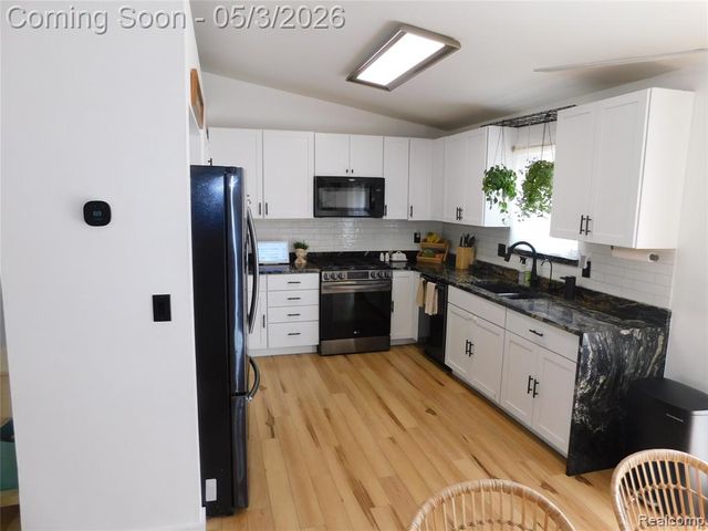 3329 Millcrest Drive, Lake Orion, MI 48360