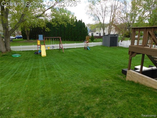 3329 Millcrest Drive, Lake Orion, MI 48360
