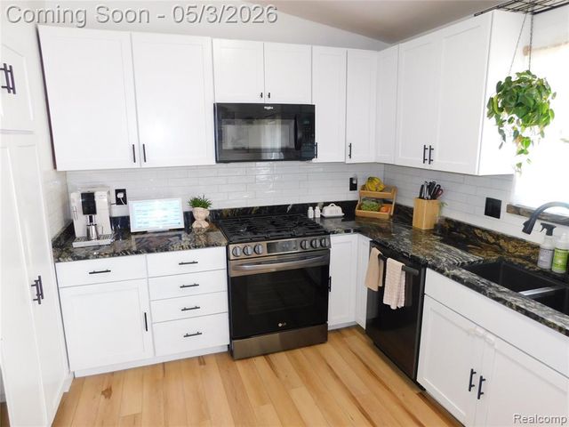 3329 Millcrest Drive, Lake Orion, MI 48360