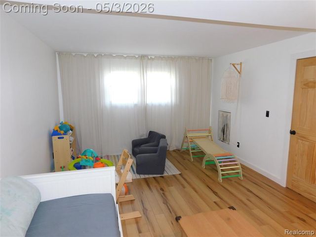 3329 Millcrest Drive, Lake Orion, MI 48360