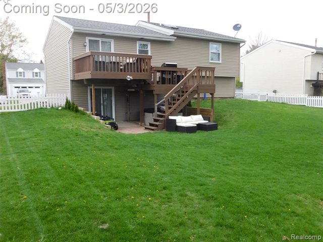 3329 Millcrest Drive, Lake Orion, MI 48360