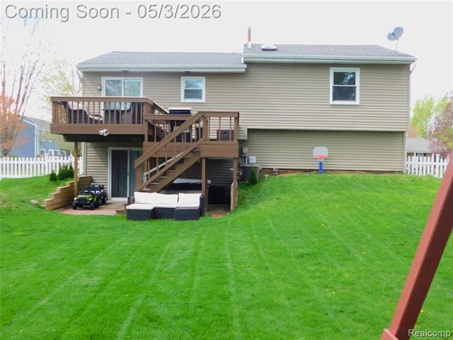 3329 Millcrest Drive, Lake Orion, MI 48360