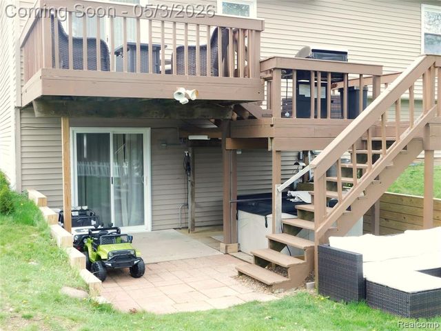 3329 Millcrest Drive, Lake Orion, MI 48360