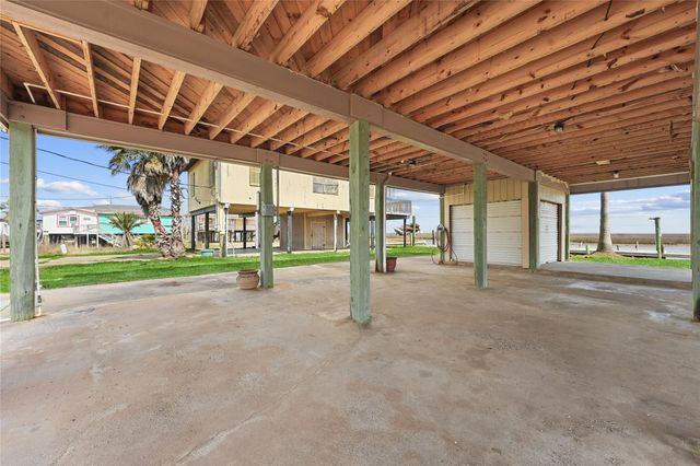 426 Shark Lane, Surfside Beach, TX 77541