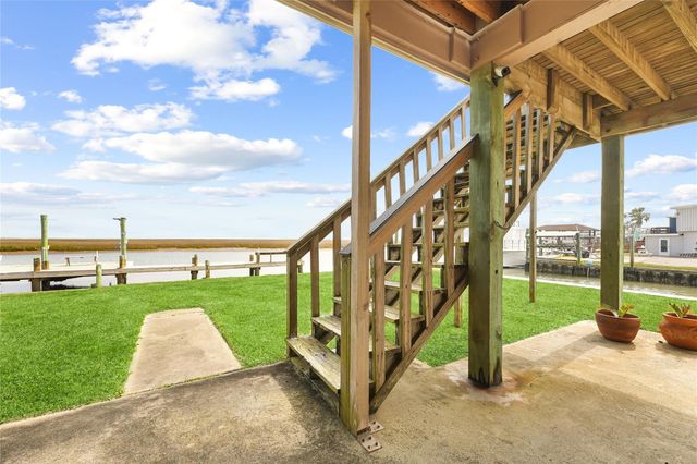 426 Shark Lane, Surfside Beach, TX 77541