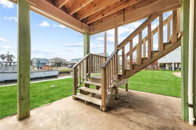 426 Shark Lane, Surfside Beach, TX 77541