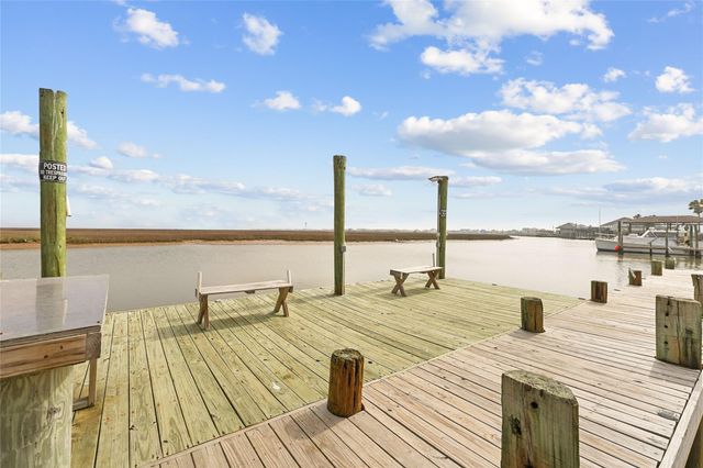 426 Shark Lane, Surfside Beach, TX 77541