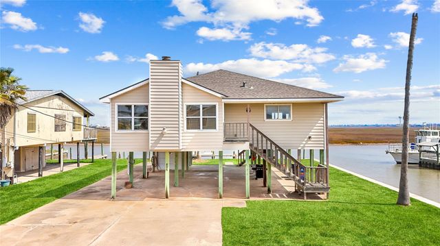 426 Shark Lane, Surfside Beach, TX 77541