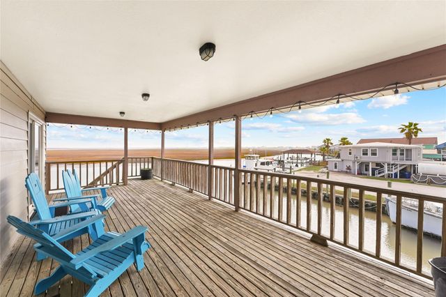 426 Shark Lane, Surfside Beach, TX 77541