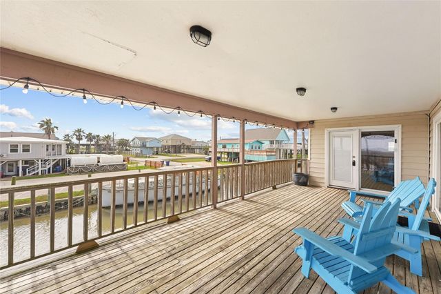 426 Shark Lane, Surfside Beach, TX 77541