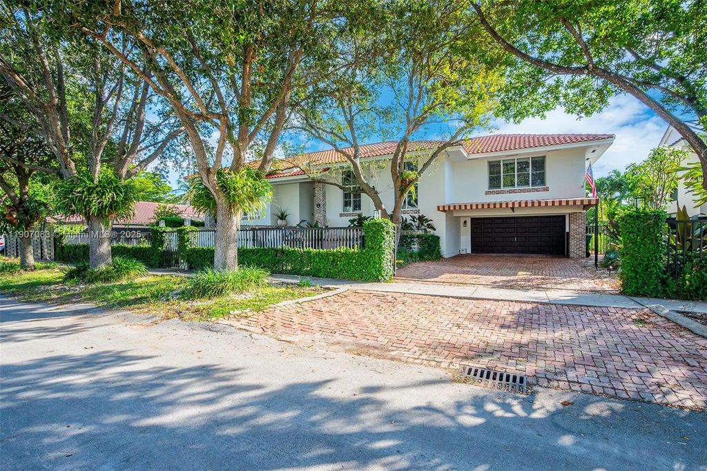 8025 SW 91st Ave, Miami, FL 33173