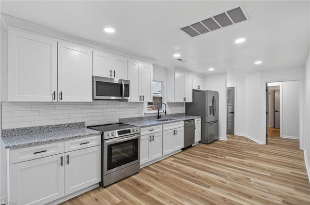 424 Rutgers AVE, Chesapeake, VA 23324