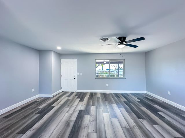 4804 Powerline Rd, Olivehurst, CA 95961