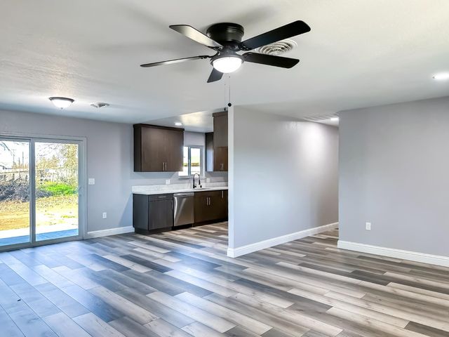 4804 Powerline Rd, Olivehurst, CA 95961