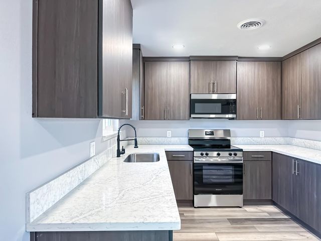 4804 Powerline Rd, Olivehurst, CA 95961