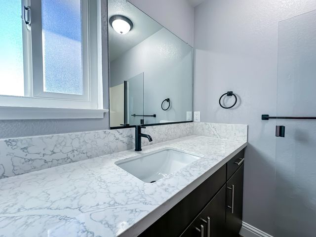 4804 Powerline Rd, Olivehurst, CA 95961