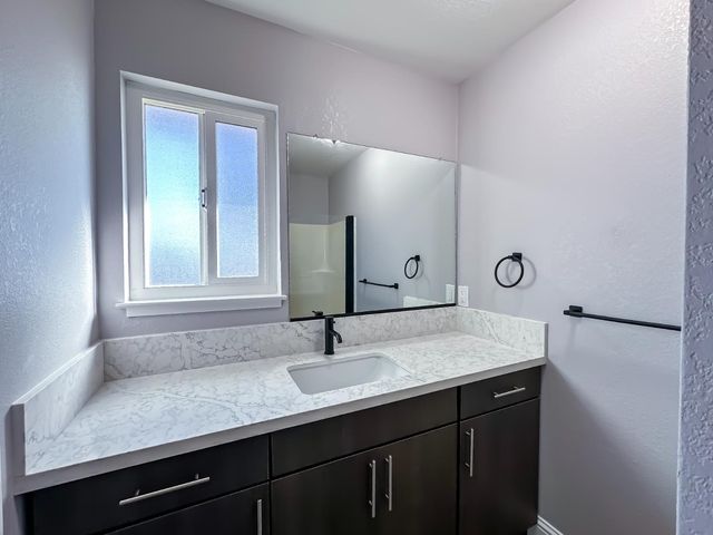 4804 Powerline Rd, Olivehurst, CA 95961