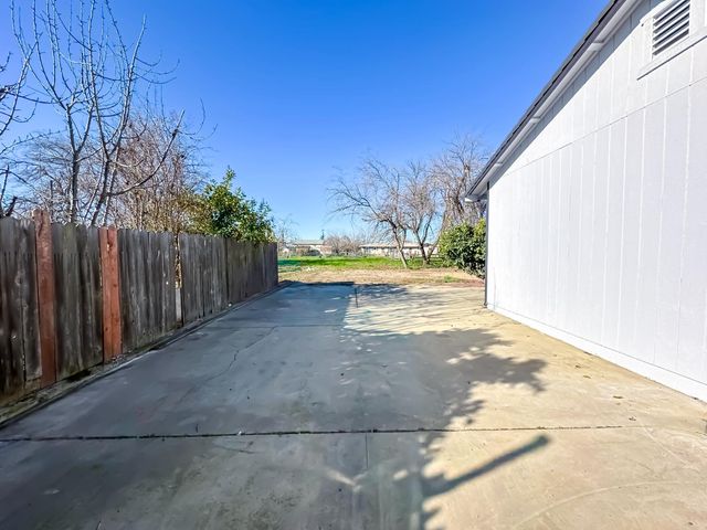 4804 Powerline Rd, Olivehurst, CA 95961